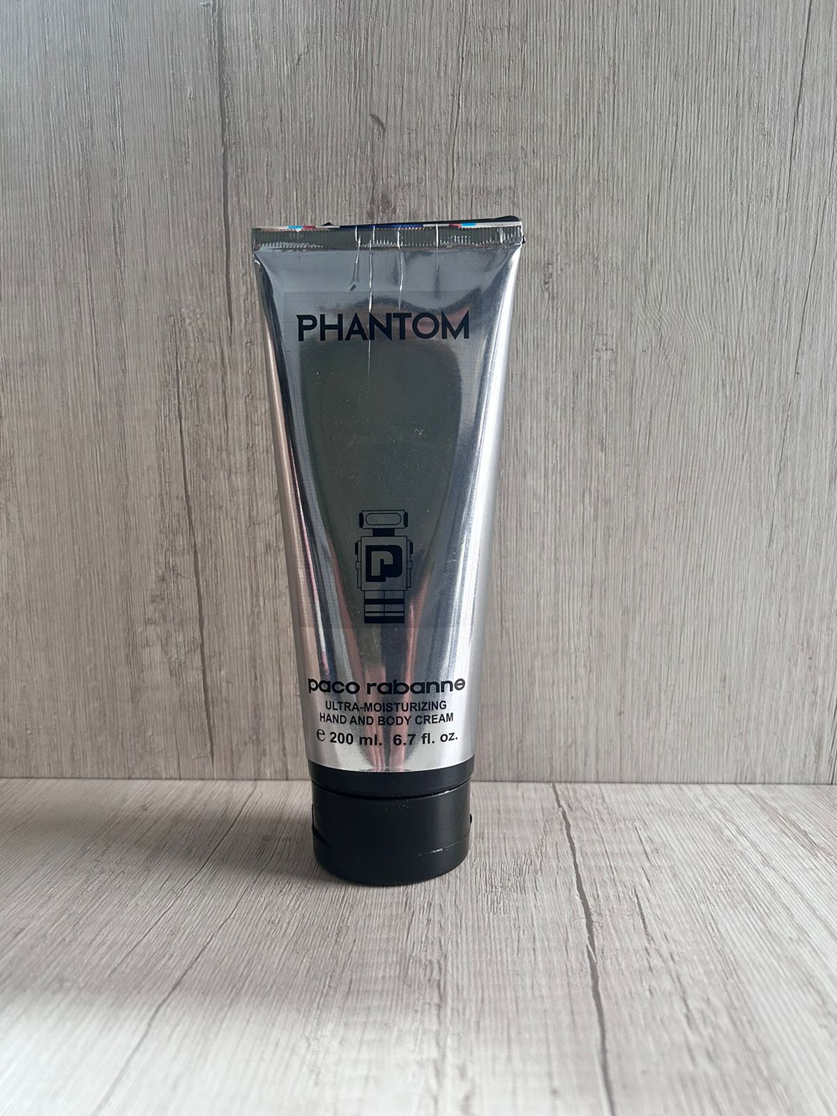 CREMA CORPORAL PHANTOM disponible en Yaxa Colombia